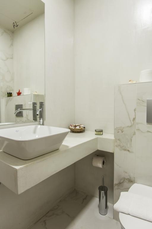 Apartment & *